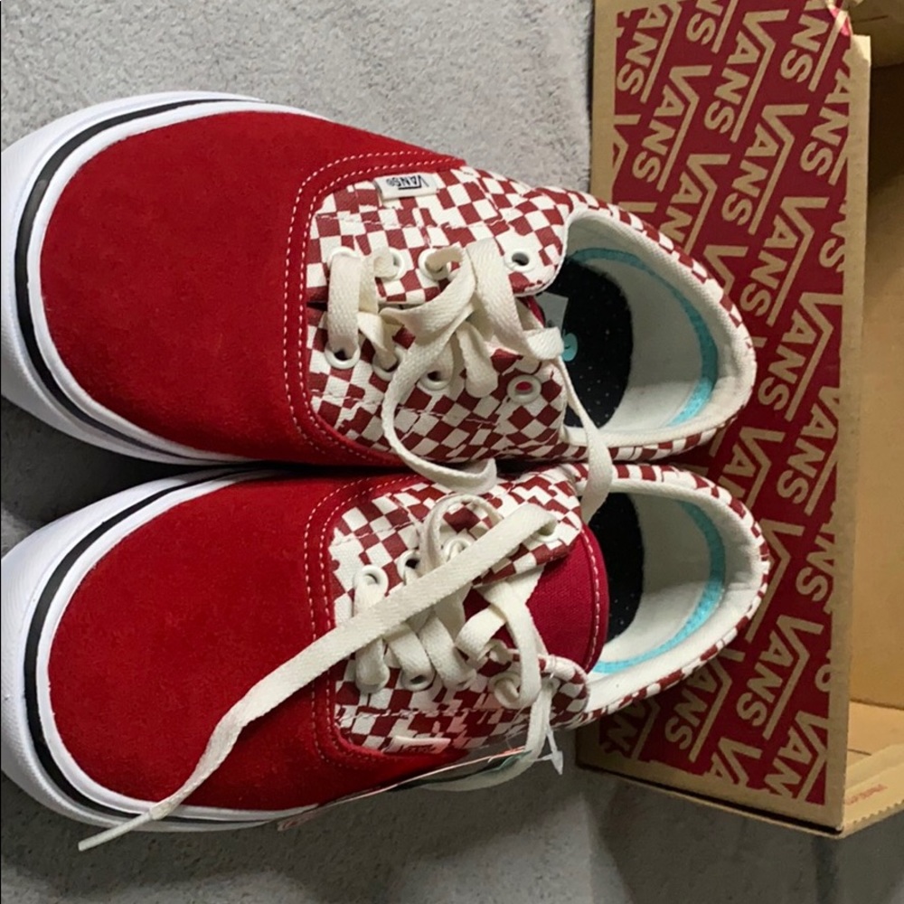 Vans - Picture 7 of 7